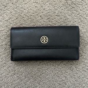 Tory Burch Robinson Trifold Wallet